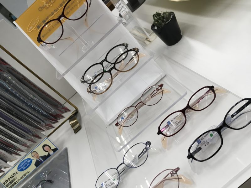 鼻に跡がつかない眼鏡あります